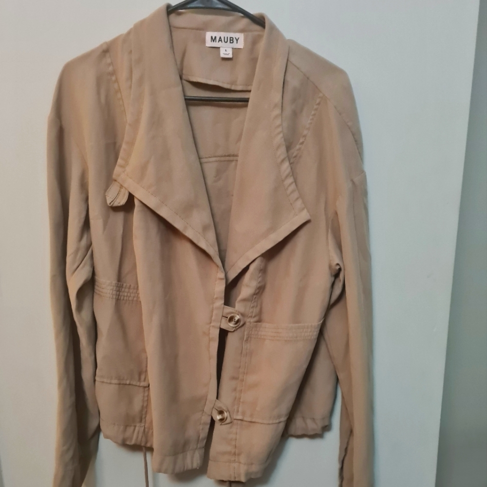 Lightweight Casual/Dress Jacket